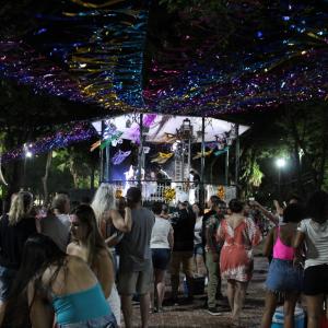 Imagem da notícia Carnaval JAÚ FOLIA 2020: 23/02 - Domingo - Matinê na Praça da República com Capoeira Bantus e Bloco Primavera a noite show com a Pop Band Show - FOTOS