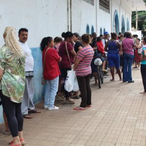 Imagem da notícia Prefeitura faz bazar para entrega de roupas - FOTOS
