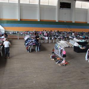 Imagem da notícia Prefeitura faz bazar para entrega de roupas - FOTOS