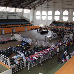 Imagem da notícia Prefeitura faz bazar para entrega de roupas - FOTOS