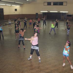Imagem da notícia Semana da Mulher 2020: Zumba Solidária - FOTOS