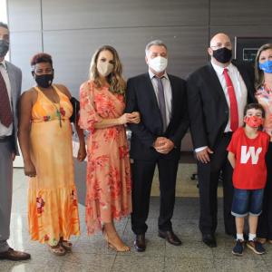 Imagem da notícia Prefeito e vice prefeito eleitos tomam posse