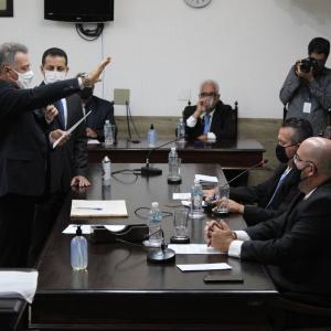 Imagem da notícia Prefeito e vice prefeito eleitos tomam posse