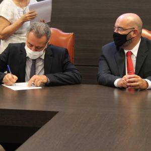 Imagem da notícia Prefeito e vice prefeito eleitos tomam posse