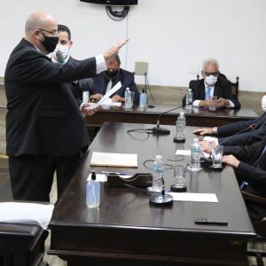 Imagem da notícia Prefeito e vice prefeito eleitos tomam posse