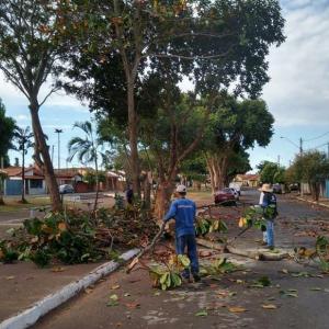 Imagem da notícia PRAÇA DA OLARIA RECEBE ACADEMIA AO AR LIVRE