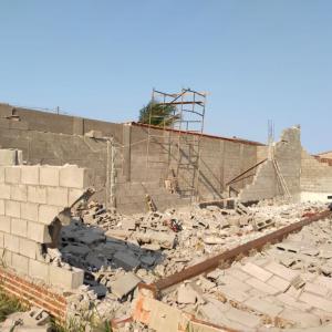 Imagem da notícia VENTO DERRUBA OBRA COMERCIAL