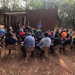 Imagem da notícia MULHERES E HOMENS FAZEM CAPACITAÇÃO PARA MANEJO DE ARBORIZAÇÃO URBANA