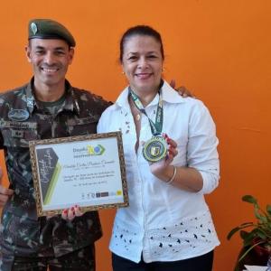 Imagem da notícia PREFEITURA RECEBE MEDALHA DO TIRO DE GUERRA