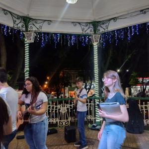 Imagem da notícia SEJA LUZ - FUNDASOM ENCANTA O JARDIM DE BAIXO
