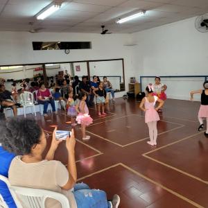 Imagem da notícia AULAS DE DANÇA E BALÉ ENTRAM EM RECESSO