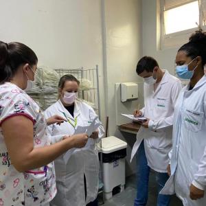Imagem da notícia ESTUDANTES DE MEDICINA FAZEM ATIVIDADES TÉCNICAS EM UNIDADES DE PRONTO ATENDIMENTO