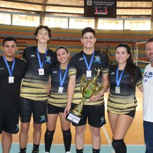 Imagem da notícia VBB VÔLEI CONQUISTA O TORNEIO DE VÔLEI INDOOR MISTO 4X4