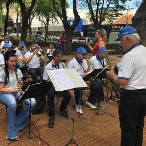 Imagem da notícia BANDA CARLOS GOMES E FEIRA DE ARTESANATO NO JARDIM DE BAIXO