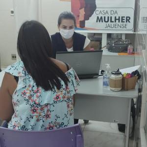 Imagem da notícia MÊS DA MULHER TERMINA COM EXAME GINECOLÓGICO PREVENTIVO