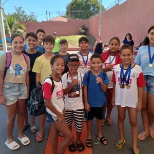 Imagem da notícia JAHU PARTICIPA DE FESTIVAL DE NATAÇÃO EM BARRA BONITA