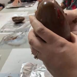 Imagem da notícia USUÁRIOS DO CAPS EM OFICINA DE OVO DE PÁSCOA