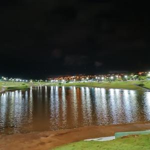 Imagem da notícia PREFEITURA INAUGURA NOVO SISTEMA DE ILUMINAÇÃO E CONCLUI OBRA DE REVITALIZAÇÃO DO LAGO DO SILVÉRIO