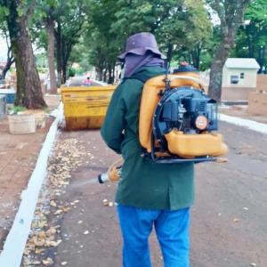 Imagem da notícia CEMITÉRIOS SÃO DEDETIZADOS PARA O DIA DAS MÃES