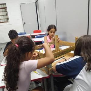 Imagem da notícia VIVEIRO DE MUDAS EM ESCOLA – QUESTÕES AMBIENTAIS NA PRÁTICA