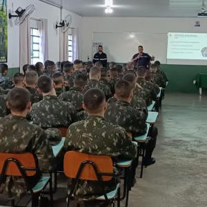 Imagem da notícia MAIO AMARELO – PANFLETAGEM E PALESTRAS POR UM TRÂNSITO MAIS SEGURO