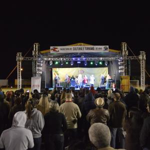 Imagem da notícia Grupo Fat Family abre a programação do 27º Festival de Inverno de Jahu - FOTOS