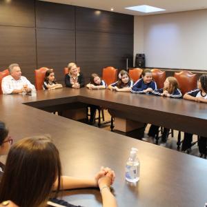 Imagem da notícia ALUNOS DA EMEF ALVARINA BIZARRO SOUZA VISITAM A PREFEITURA E A CÂMARA MUNICIPAL