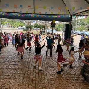Imagem da notícia QUADRILHA E MÚSICA SERTANEJA DO CLÁSSICO AO POPULAR NA ESTAÇÃO DO SOM – 30º FESTIVAL DE INVERNO