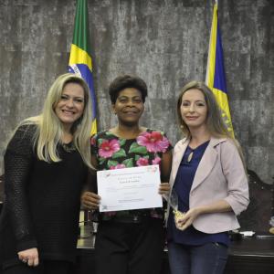 Imagem da notícia Fundo Social de Solidariedade realiza formatura do curso de Escola da Moda do Núcleo de Qualificação Profissional - FOTOS