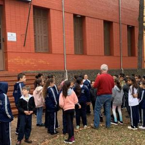 Imagem da notícia ESTUDANTES DA REDE MUNICIPAL VISITAM PONTOS TURÍSTICOS DA CIDADE