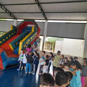 Imagem da notícia REDE MUNICIPAL DE ENSINO COMEMORA O DIA DAS CRIANÇAS