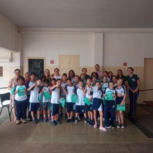 Imagem da notícia ESTUDANTES RECEBEM CERTIFICAÇÃO POR PARTICIPAÇÃO EM PROJETO AMBIENTAL
