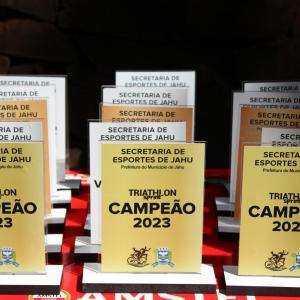 Imagem da notícia PRIMEIRA EDIÇÃO DO TRIATHLON SPRINT REÚNE DEZENAS DE ATLETAS