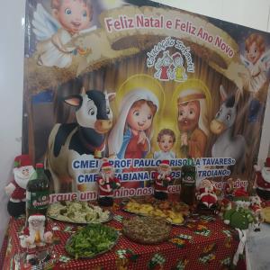 Imagem da notícia ESCOLAS MUNICIPAIS SERVEM MERENDA NATALINA