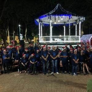Imagem da notícia TREM ILUMINADO E CORAL DO CISC EM RITMO DE NATAL