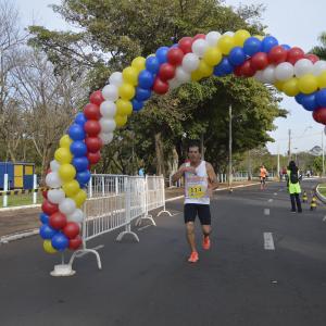 Imagem da notícia Corrida comemora os 165 anos de Jahu - FOTOS