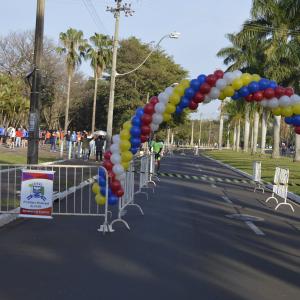 Imagem da notícia Corrida comemora os 165 anos de Jahu - FOTOS