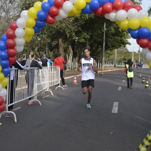 Imagem da notícia Corrida comemora os 165 anos de Jahu - FOTOS