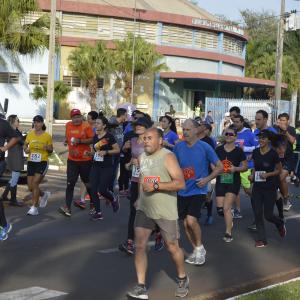 Imagem da notícia Corrida comemora os 165 anos de Jahu - FOTOS