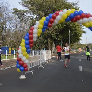 Imagem da notícia Corrida comemora os 165 anos de Jahu - FOTOS
