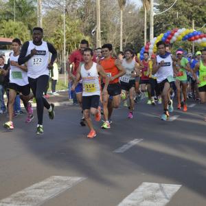 Imagem da notícia Corrida comemora os 165 anos de Jahu - FOTOS