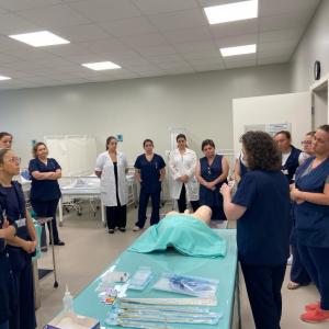 Imagem da notícia ENFERMEIROS SÃO CAPACITADOS PARA REALIZAR SONDAGEM VESICAL