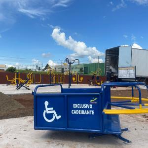Imagem da notícia PREFEITURA INICIA INSTALAÇÃO DE PLAYGROUND E ACADEMIA AO AR LIVRE NO BELA VISTA