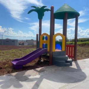 Imagem da notícia PREFEITURA INICIA INSTALAÇÃO DE PLAYGROUND E ACADEMIA AO AR LIVRE NO BELA VISTA