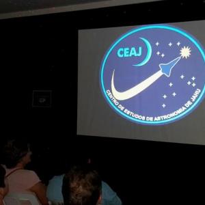 Imagem da notícia CURIOSIDADE SOBRE ASTRONOMIA LEVA MAIS DE 100 PESSOAS AO CEAJ NUMA ÚNICA NOITE