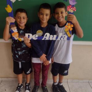 Imagem da notícia As aulas voltaram e as nossas escolas estão do jeito que a gente mais gosta: cheias de alunos!