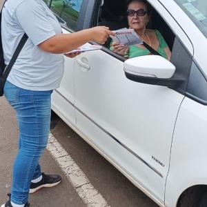 Imagem da notícia COMBATE À DENGUE - PANFLETAGEM E ORIENTAÇÃO EM PONTOS ESTRATÉGICOS