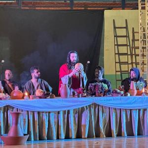 Imagem da notícia SANTA MISSA E VIA SACRA - DOMINGO COM NOITE DE FÉ ARTE