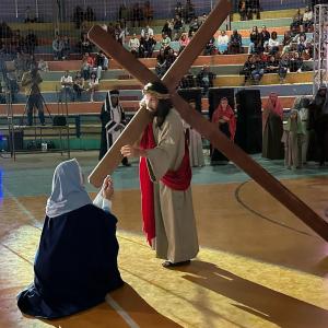 Imagem da notícia SANTA MISSA E VIA SACRA - DOMINGO COM NOITE DE FÉ ARTE