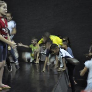 Imagem da notícia Mês da Consciência Negra: Alunos das EMEFs visitam Show da Consciência no Cinema Municipal - FOTOS